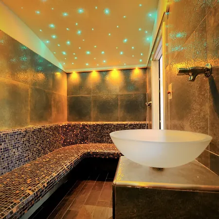 Santoli Hotel 3*
