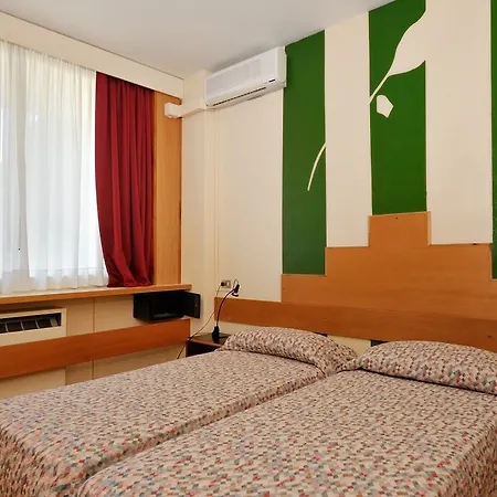 Santoli Hotel 3*