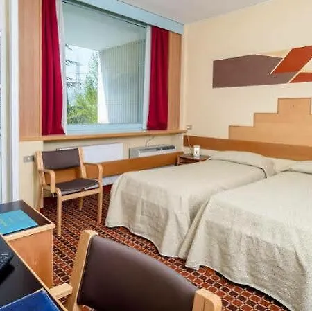 Santoli Hotel 3*